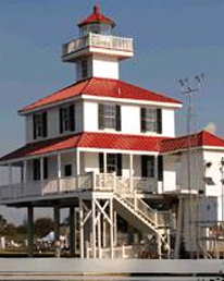 A Great House Down by the Ocean Brings New Life to the Waterfront