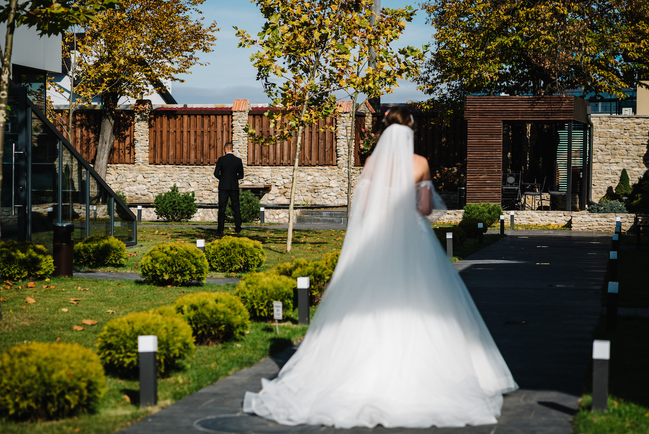 The History of the Wedding First Look